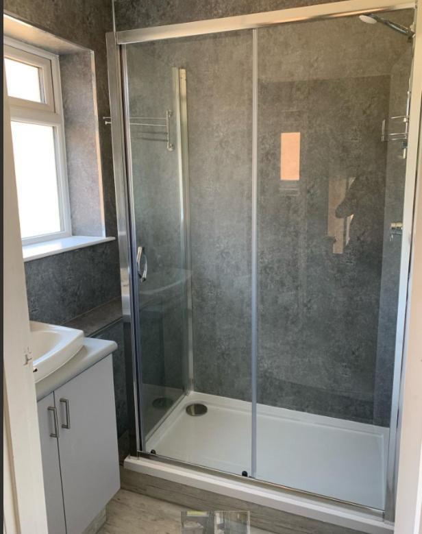 Large 2-Bedroom Maisonette With Free Parking Туикънам Екстериор снимка